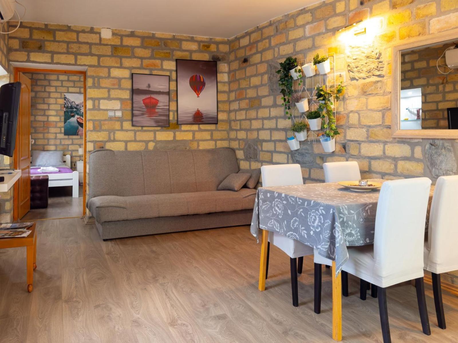 Bakina Kuca Apartment โกลูบาค ภายนอก รูปภาพ